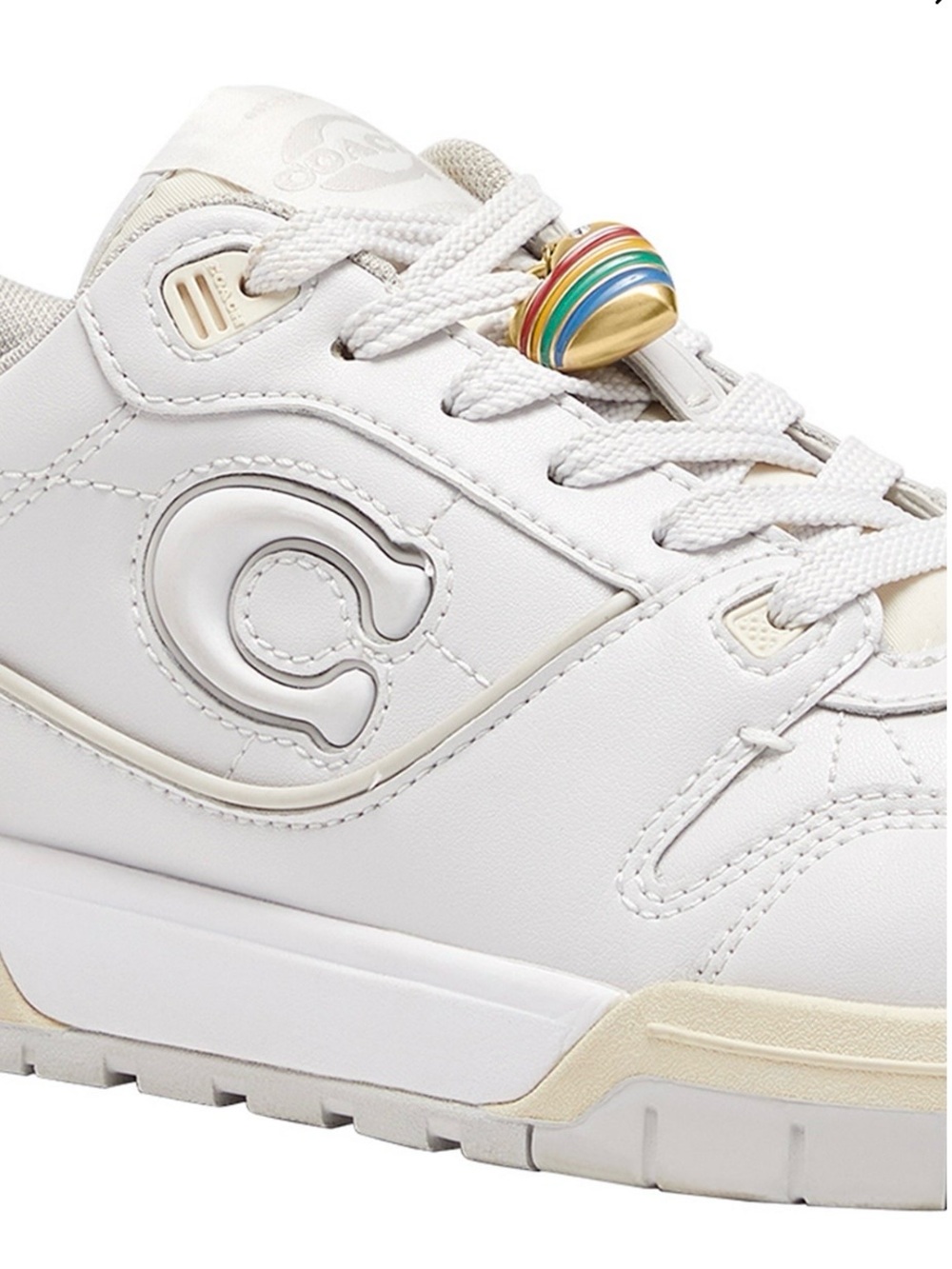 COACH Rainbow Heart Shoelace Charm NWT Sneaker Accessory Gold Brass - Picture 8 of 9